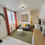 L'intermede - Gare- Wifi - Tv - Lave-linge アパート トゥール