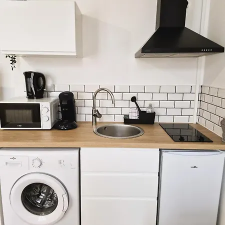 L'intermede - Gare- Wifi - Tv - Lave-linge شقة تور
